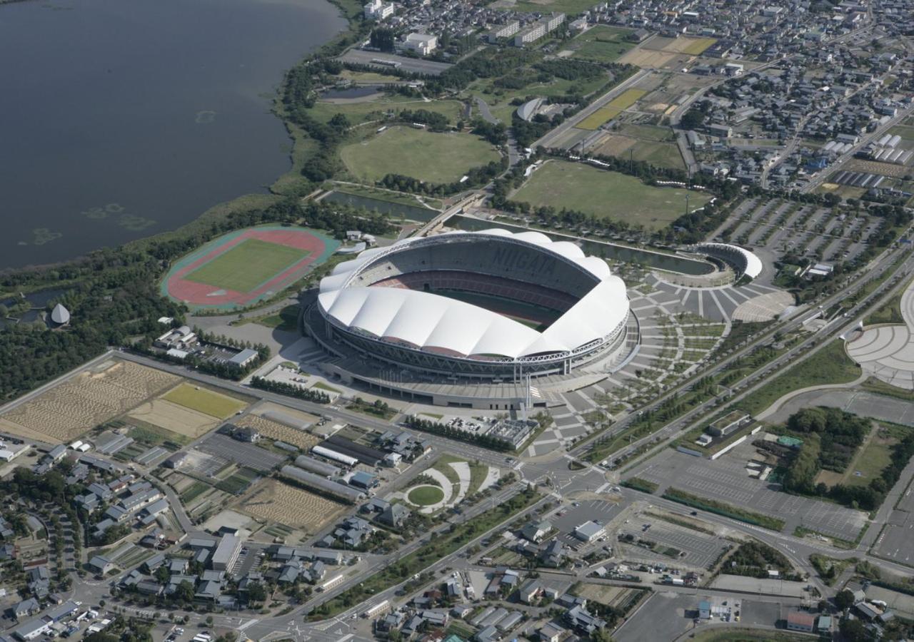 Apa Hotel & Resort Niigata Ekimae Odori Bagian luar foto